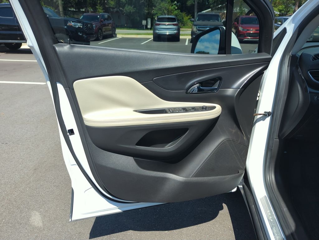 Used 2019 White Buick Sport Touring image 18
