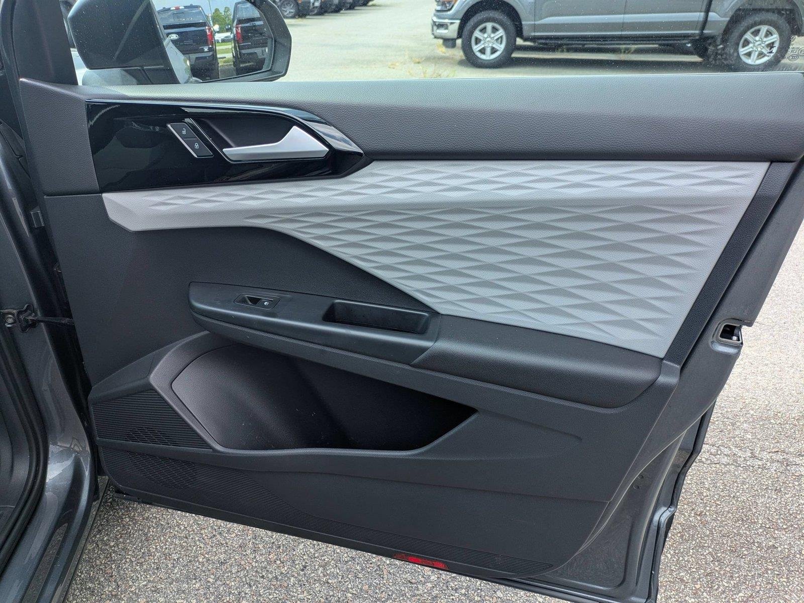 Used 2023 Platinum Gray Metallic Volkswagen S image 30