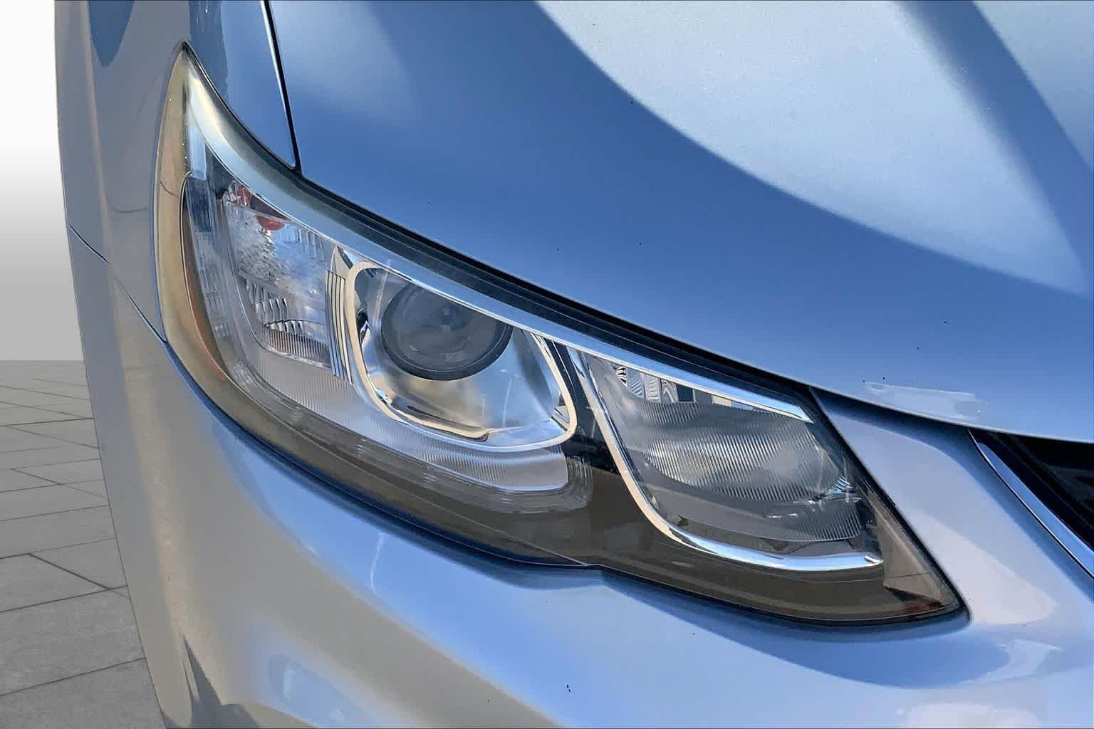 Used 2018 Arctic Blue Metallic Chevrolet LT image 27