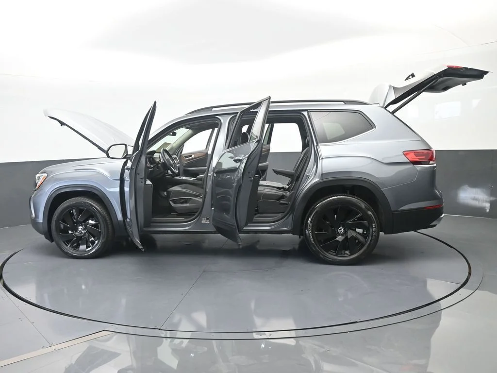 Used 2024 Gray Volkswagen 2.0T SE w/Technology image 73