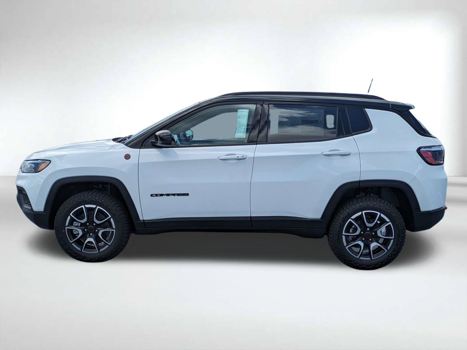 New 2026 Bright White Clear-Coat Exterior Paint Jeep Trailhawk image 7