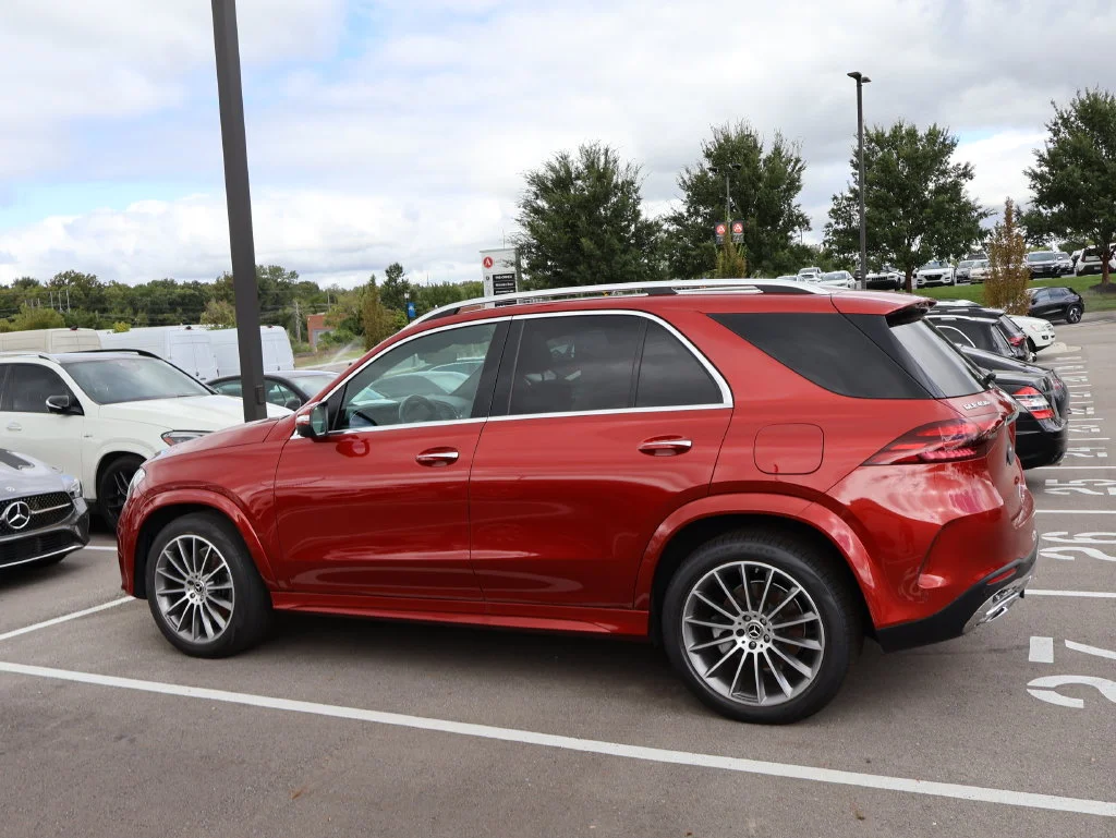 Used 2024 Red Mercedes-Benz GLE 450e image 9