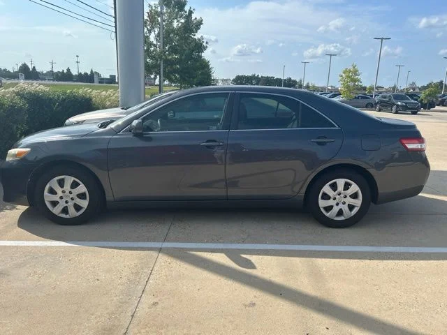 Used 2010 Gray Toyota LE image 3