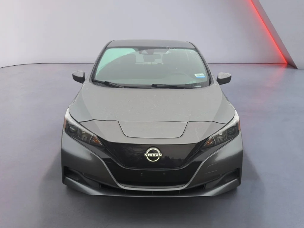 Used 2023 Gray Nissan S image 9
