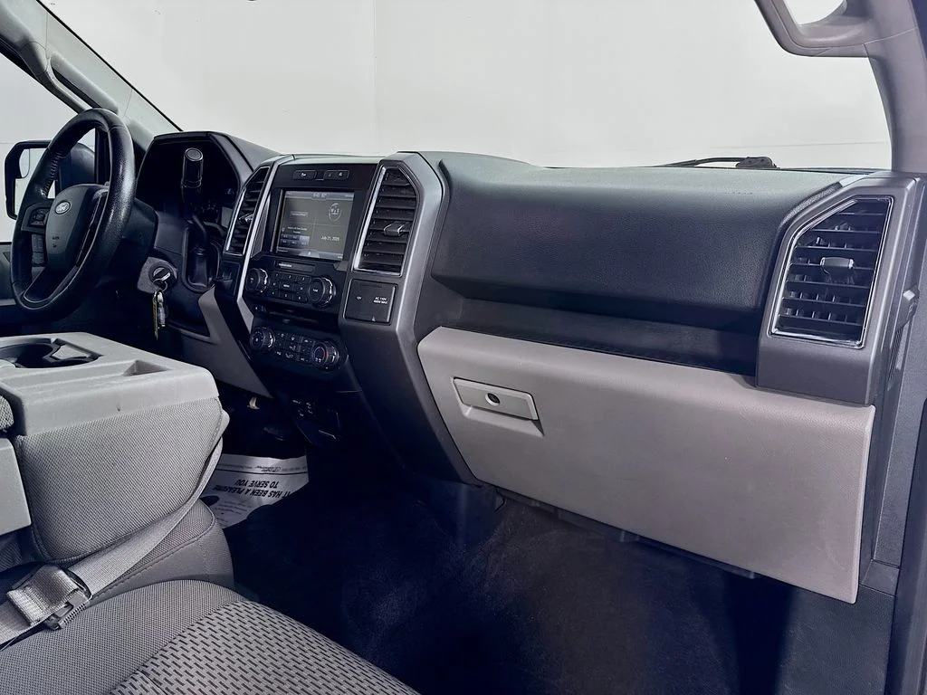 Used 2015 Gray Ford XLT image 33