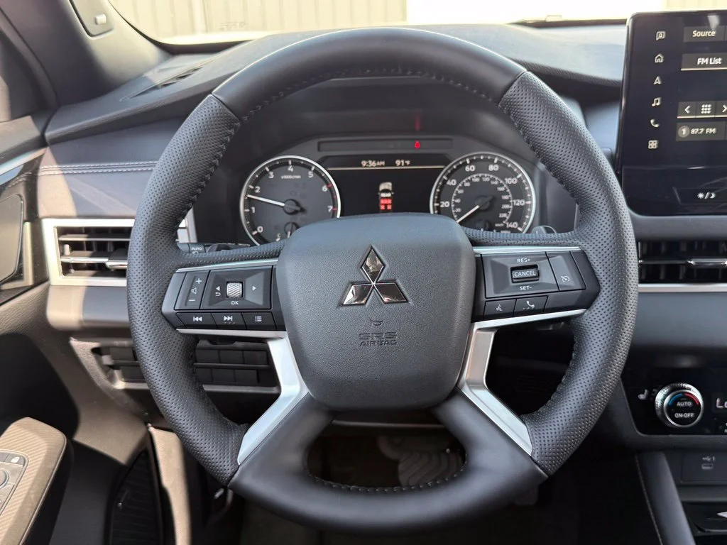 New 2026 White Mitsubishi LE 1.5T S-AWC image 14