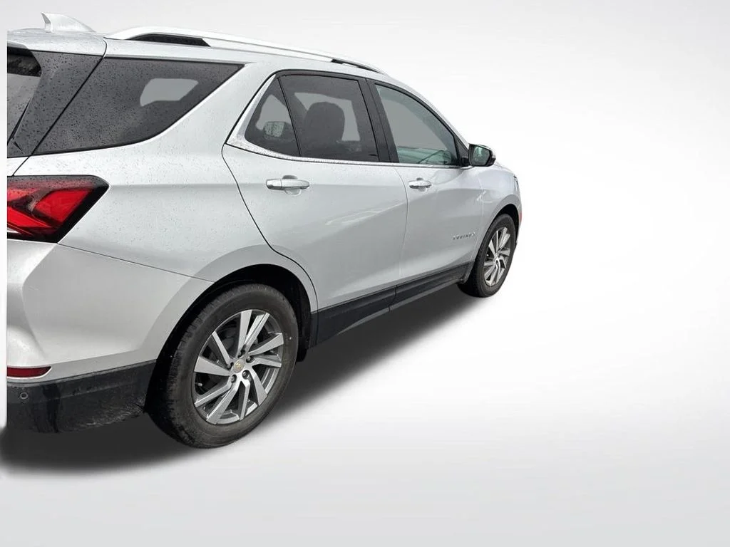 Used 2022 Silver Chevrolet Premier image 3