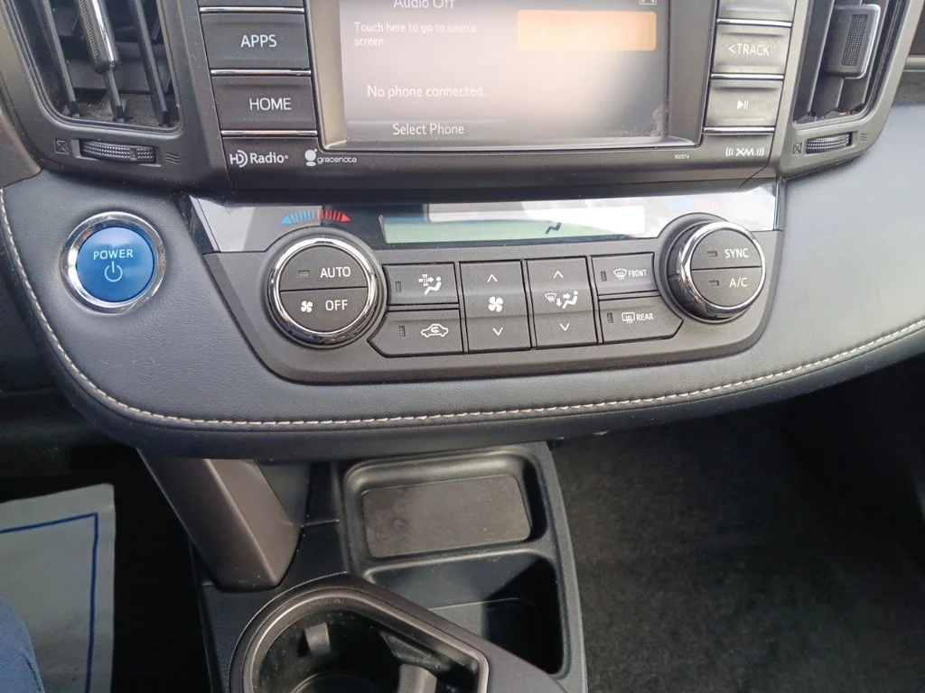 Used 2018 Galactic Aqua Mica Toyota XLE image 21