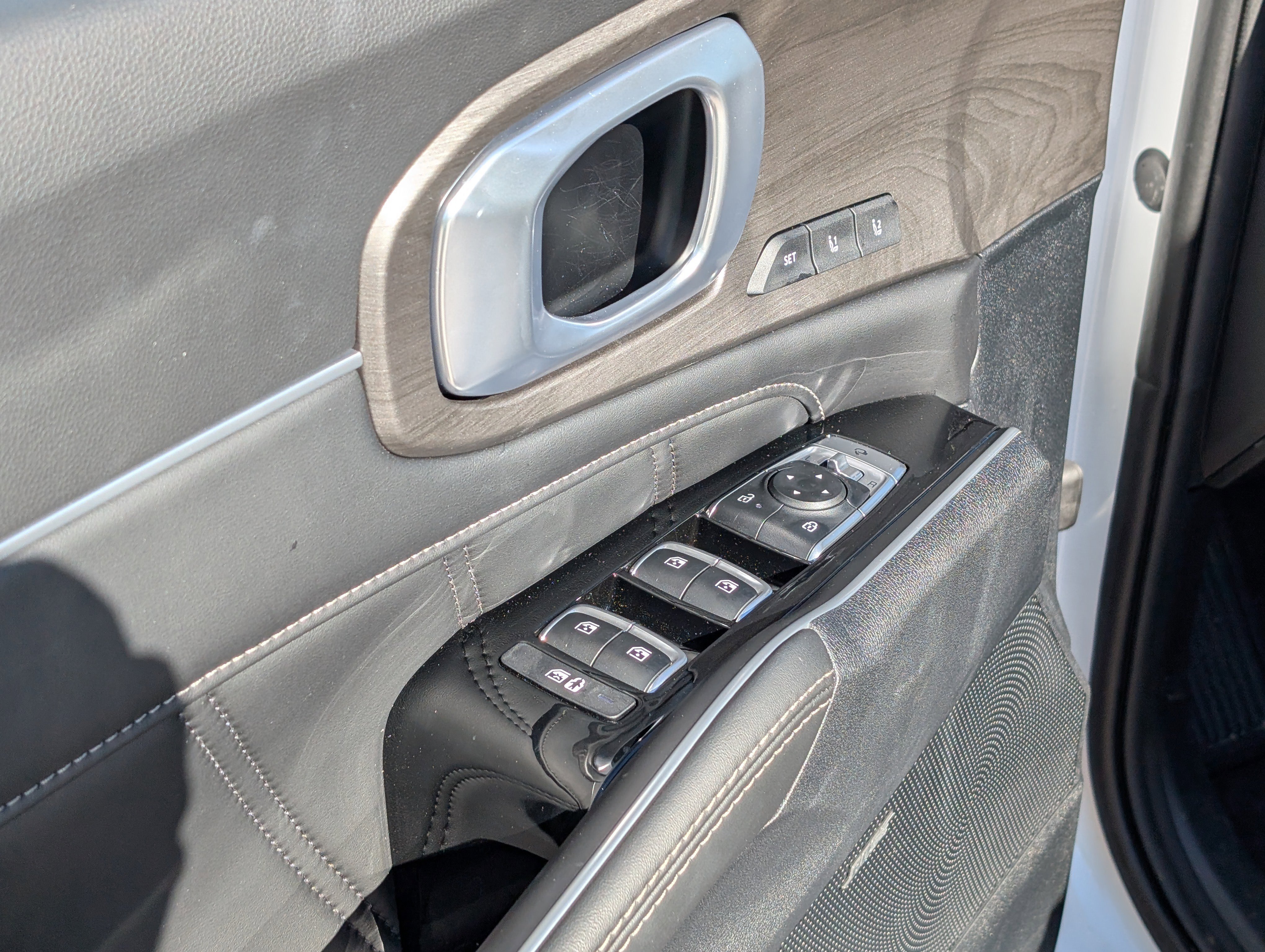 2025 Kia Sorento X-Line SX Prestige - Photo 16