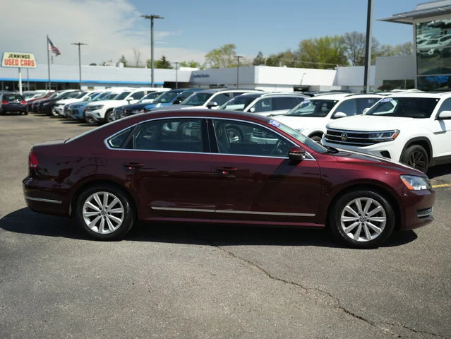 Used 2012 Red Volkswagen SEL image 9
