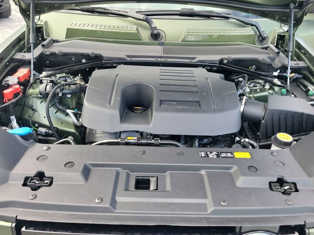 New 2026 Woolstone Green Land Rover X-Dynamic SE image 28