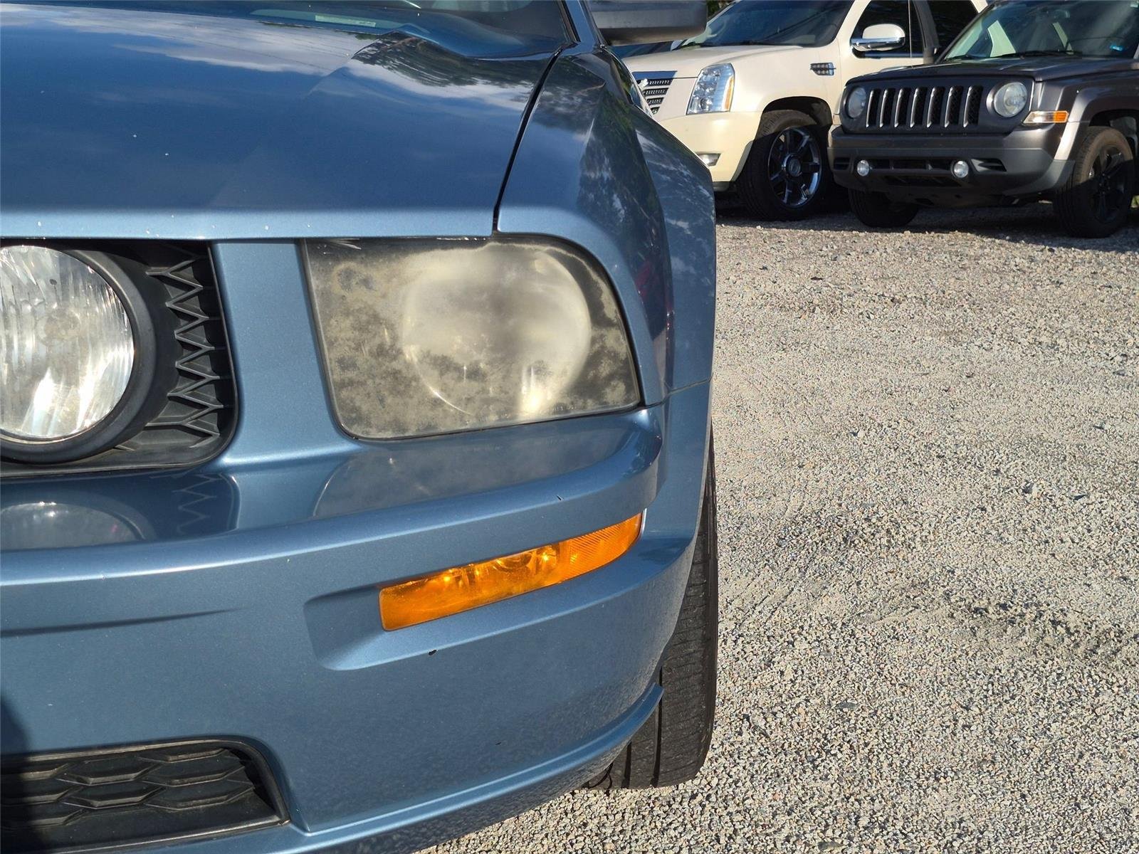 Used 2006  Ford GT Deluxe image 9