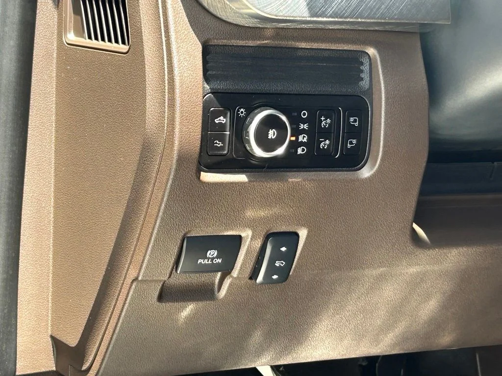 Used 2025 Brown Ford King Ranch image 39