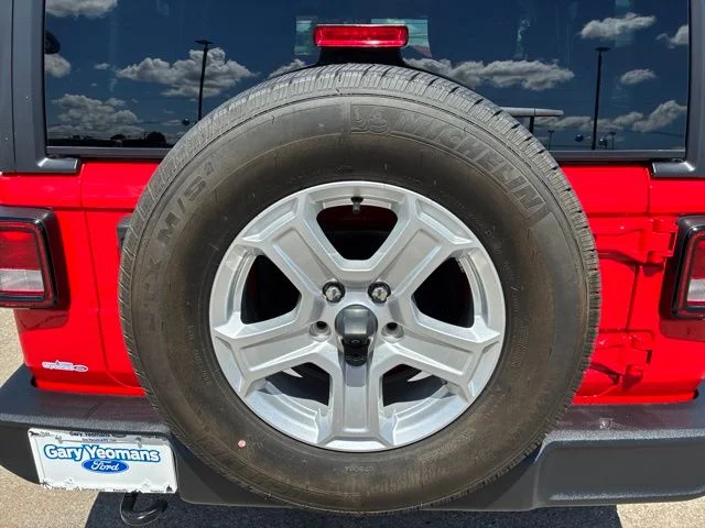 Used 2023 Firecracker Red Clearcoat Jeep Sport S image 12
