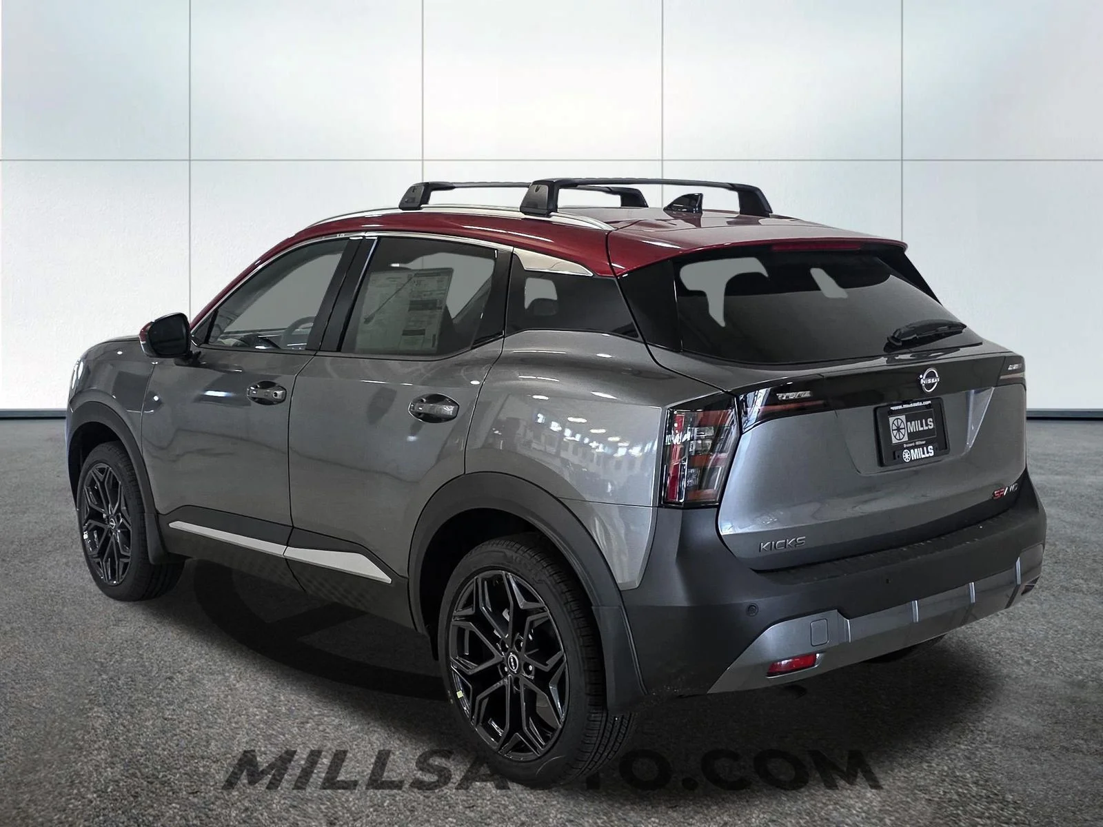 New 2026 Gun Metallic / Scarlet Ember Tintcoat Two-tone Nissan SR image 4