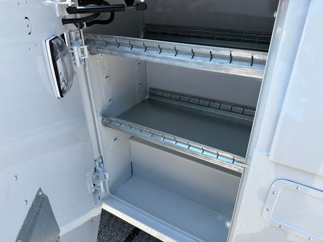 New 2027 Oxford White Ford E-350 SRW image 11