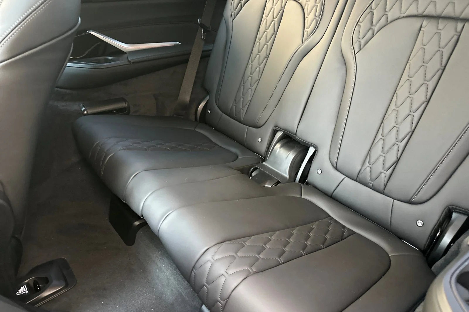 New 2027 Dravit Grey Metallic BMW xDrive40i image 14