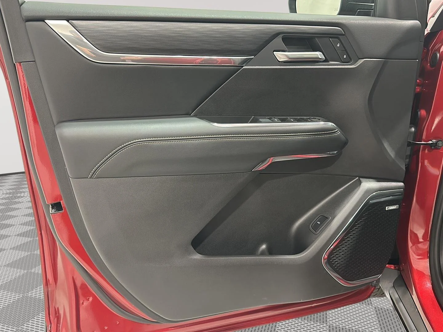 Used 2026 Volcanic Red Tintcoat GMC Elevation image 20