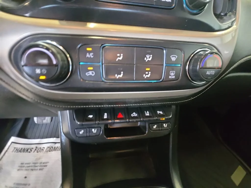 Used 2021 ONYX BLACK GMC 4WD Denali image 23