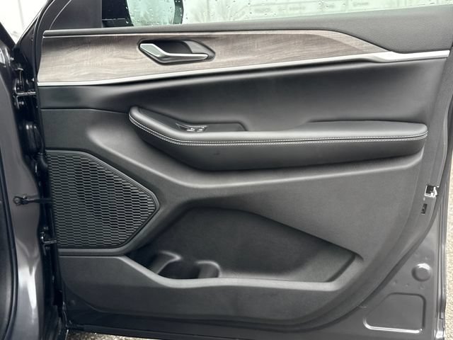 New 2026 Baltic Gray Metallic Clearcoat Jeep Laredo Altitude image 26