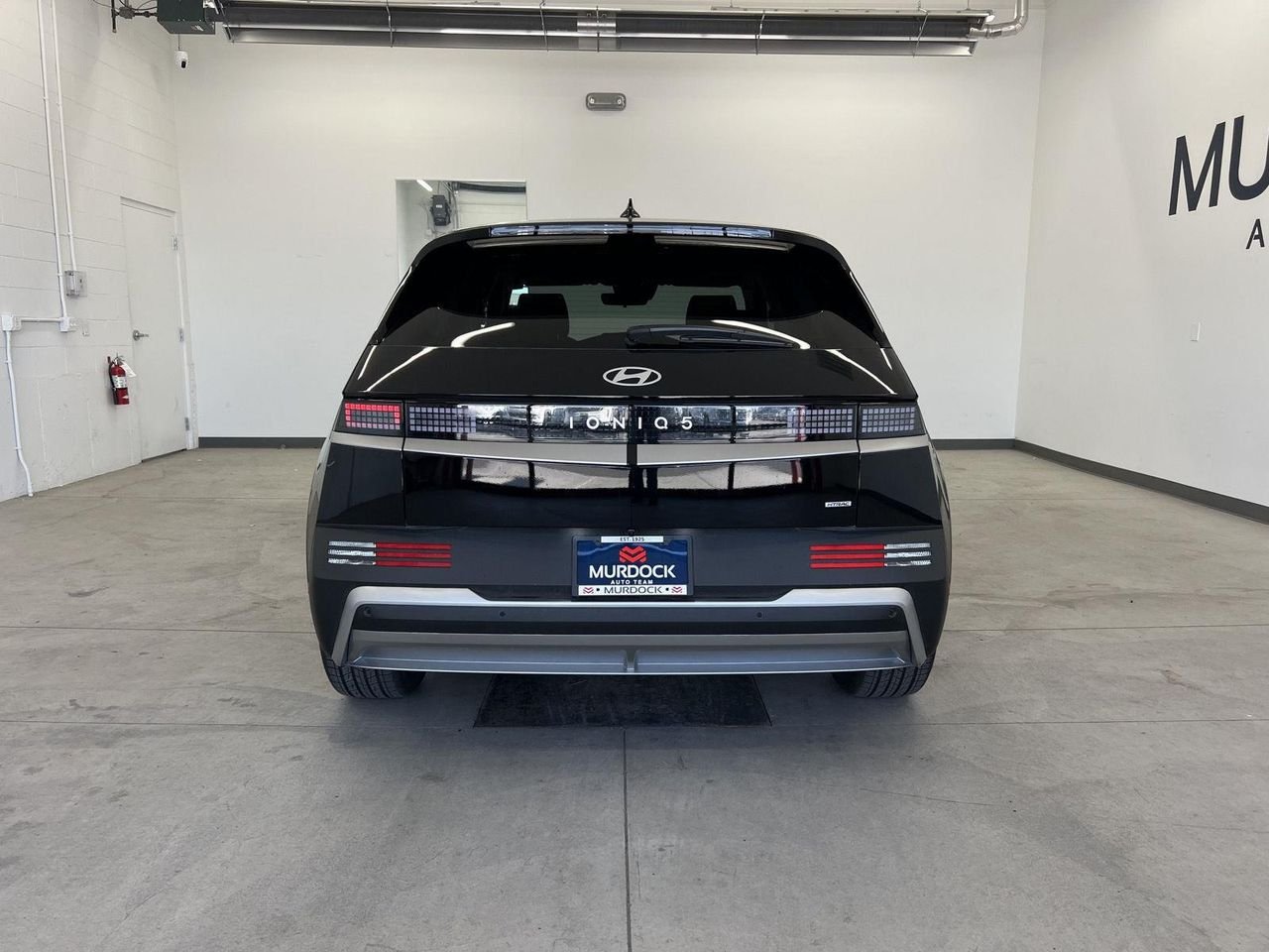 New 2026 Abyss Black Hyundai SE image 3