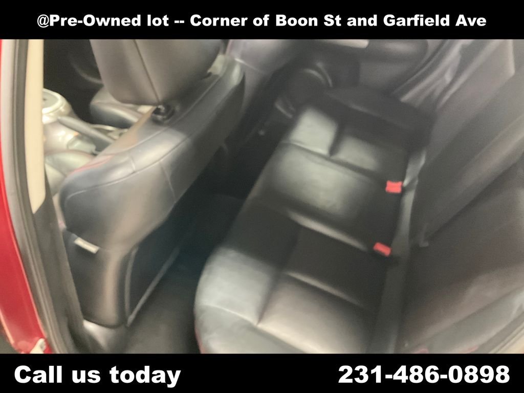 Used 2011 Red Nissan SL image 26
