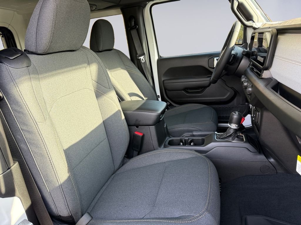 New 2026 Bright White Clear-Coat Exterior Paint Jeep Sport S image 18