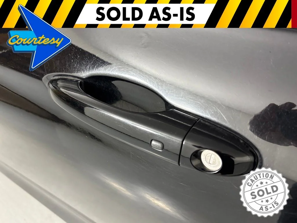 Used 2015 Black Clearcoat Chrysler Limited image 12