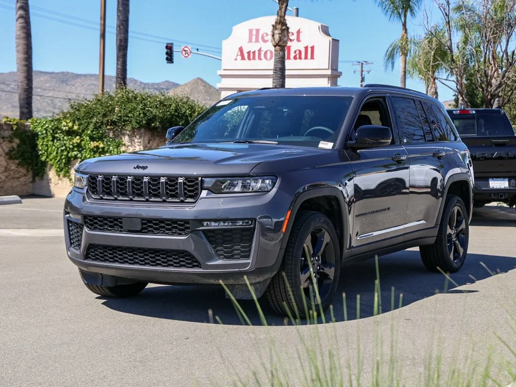 New 2026 Baltic Gray Metallic Clear-Coat Exterior Paint Jeep Limited image 7