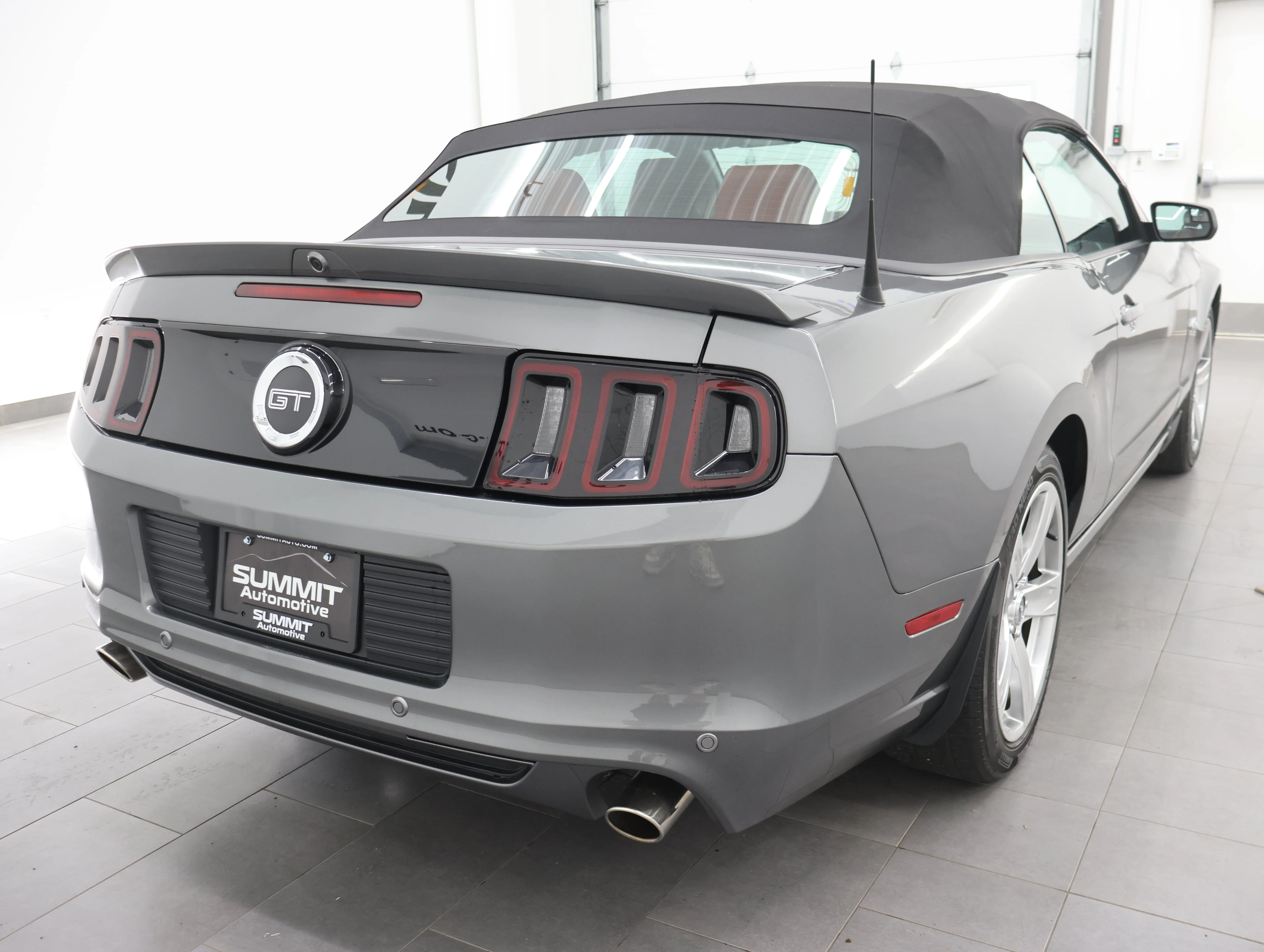 Used 2014 Sterling Gray Metallic Ford GT Premium image 5