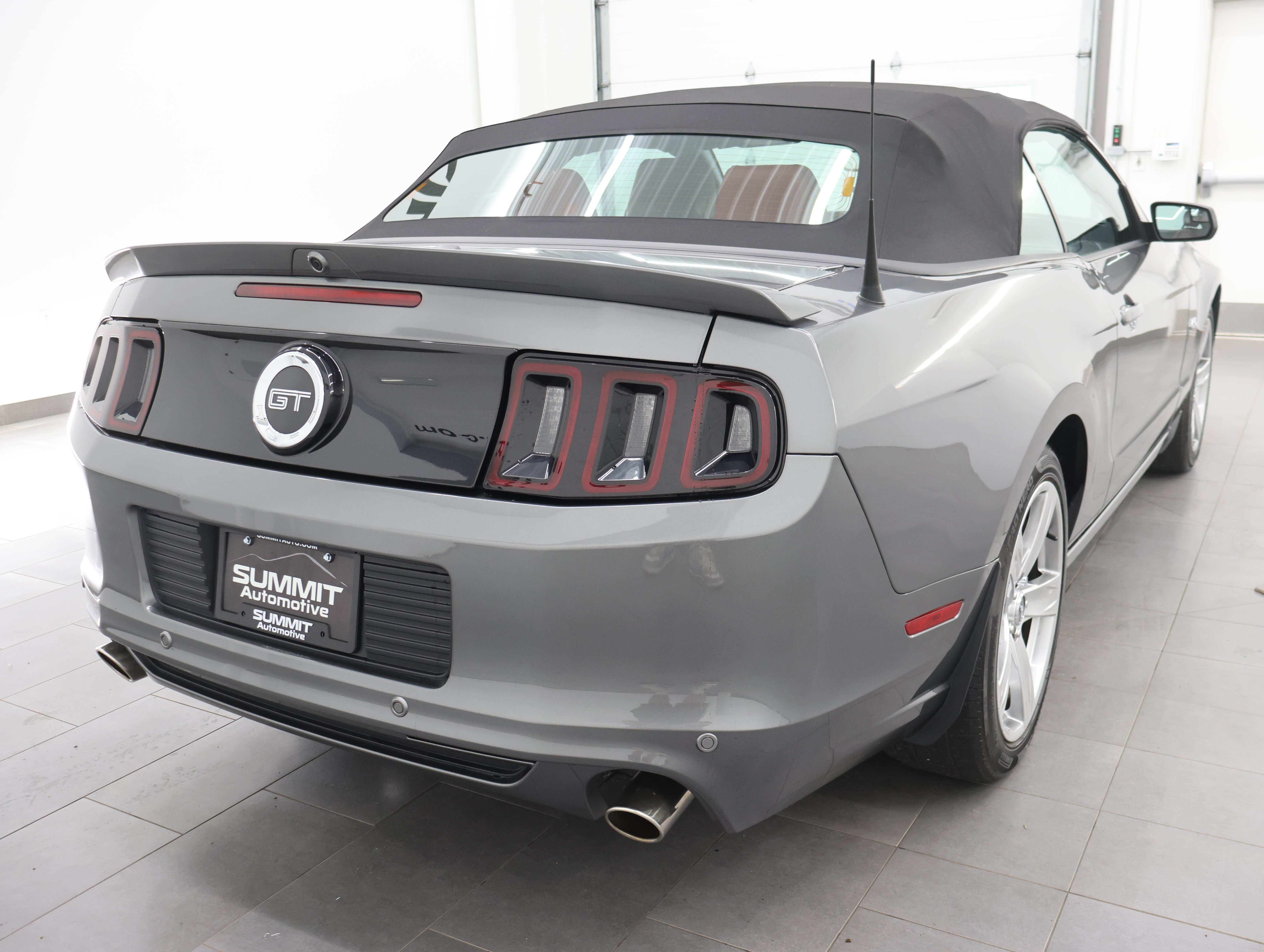 Used 2014 Sterling Gray Metallic Ford GT Premium Convertible: GT PREMIUM-CONVERTIBLE-6 SPEED STICK-HEATED LEATHER-LOW MILES image 5