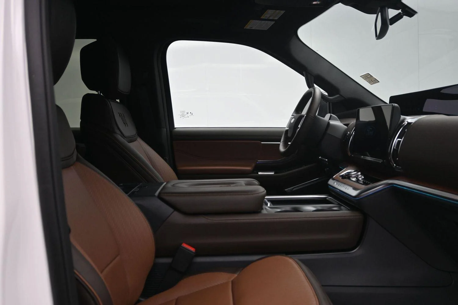 New 2026 Star White Metallic Tri-Coat Ford MAX King Ranch® image 10
