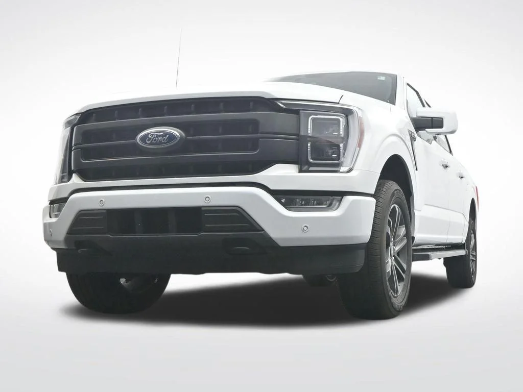 Certified Used 2023 Oxford White Ford Lariat image 38