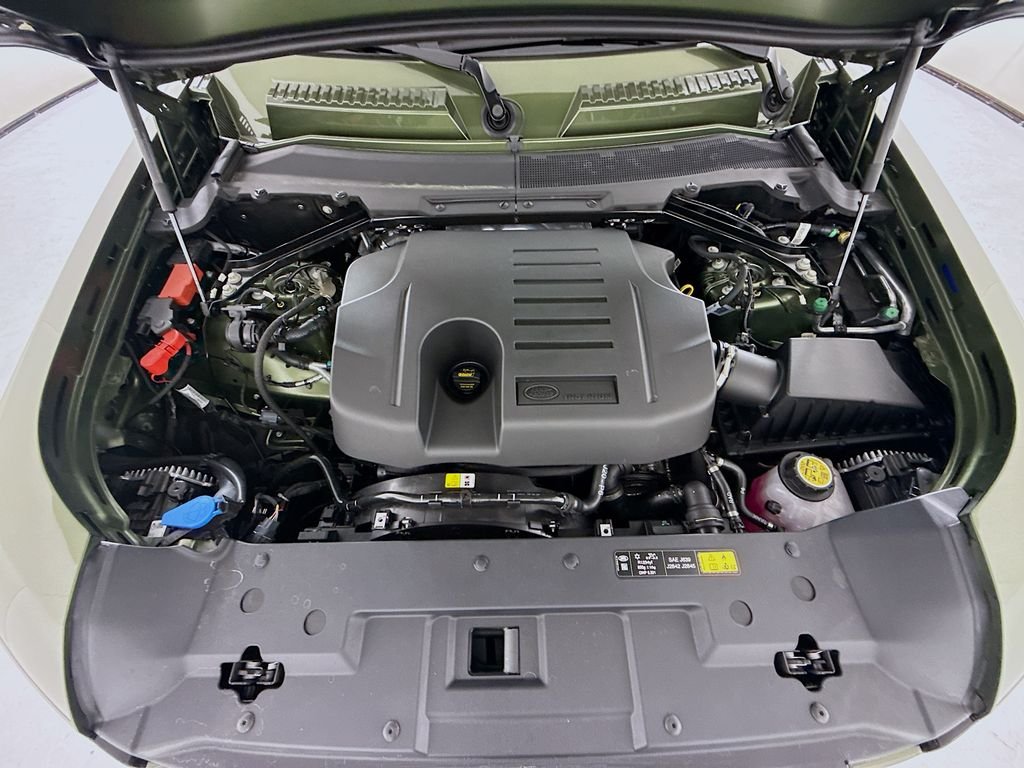 New 2026 Woolstone Green Land Rover X-Dynamic SE image 30