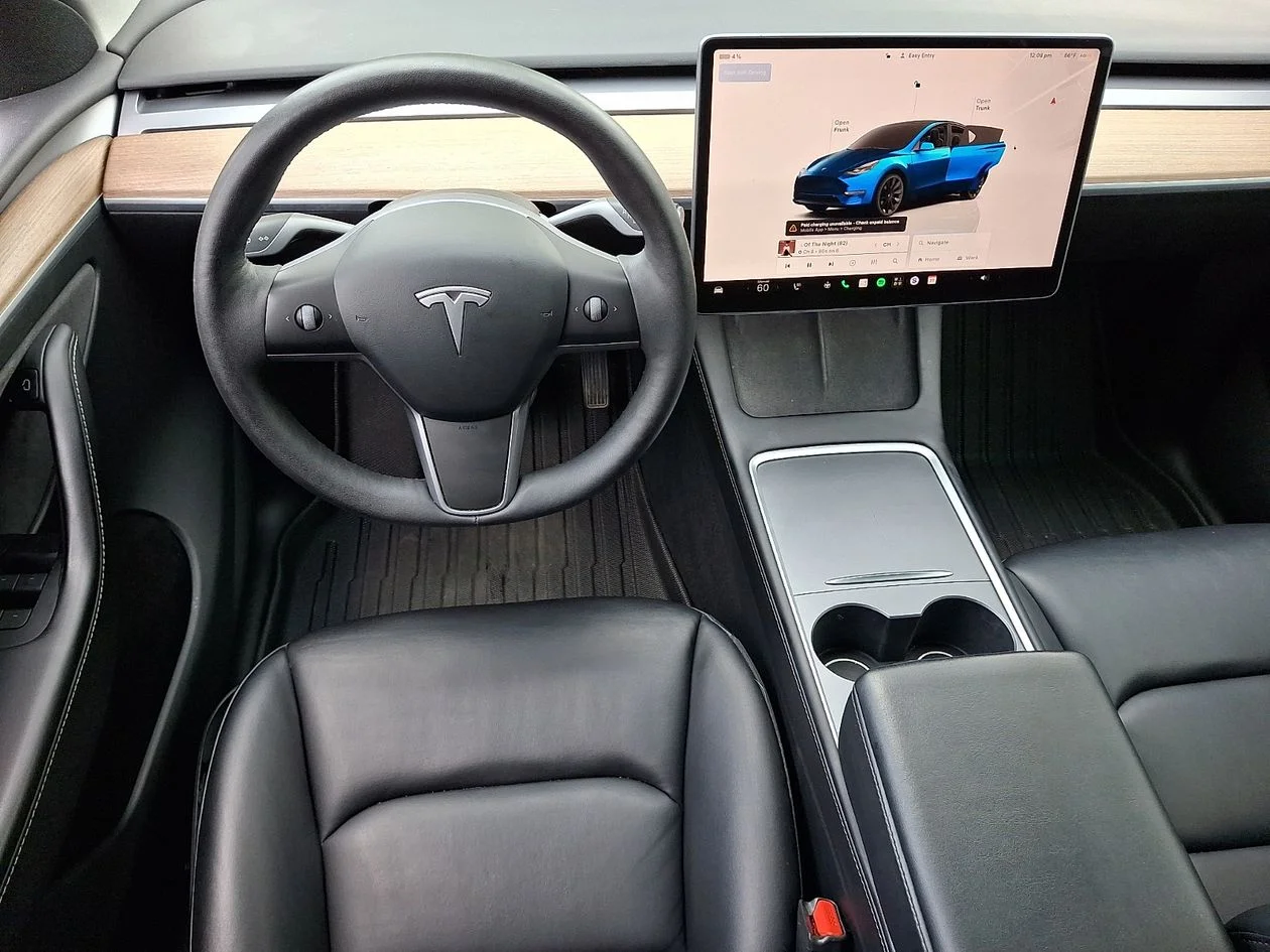 Used 2022  Tesla Long Range image 11