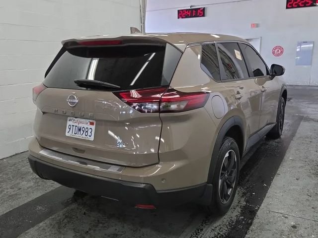 Used 2025 Beige/tan Nissan SV image 5
