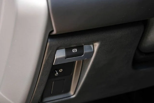 New 2026 Borasco Grey Land Rover X-Dynamic SE image 32