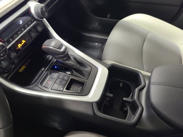 Certified Used 2024 Pearl Toyota XLE Premium image 33