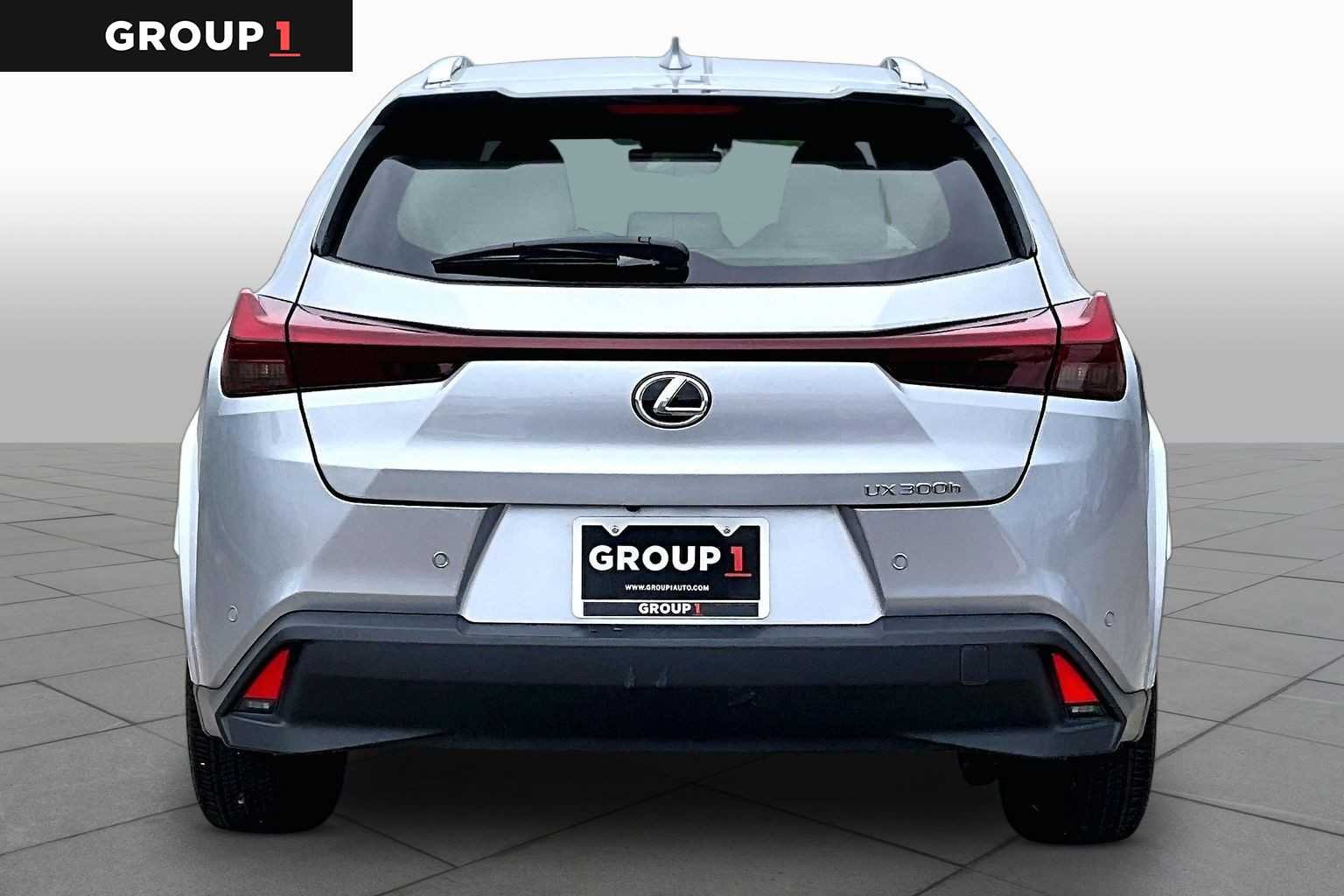 Certified Used 2025 Iridium Lexus Premium image 5
