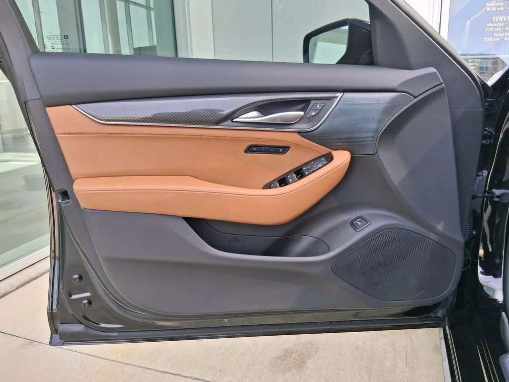 Used 2025 Black Raven Cadillac V-Series image 19