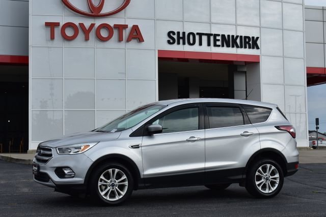Used 2017 Silver Ford SE image 1