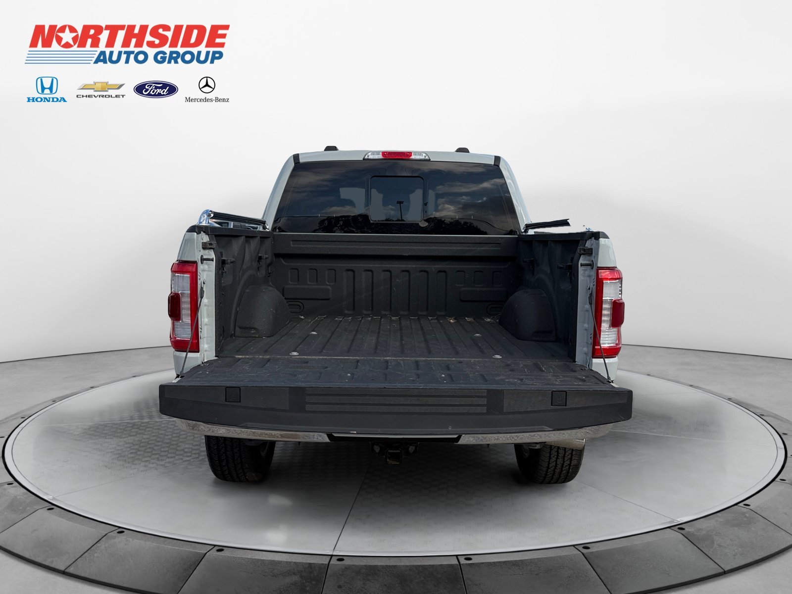 Certified Used 2023 Avalanche Gray Ford LARIAT image 19