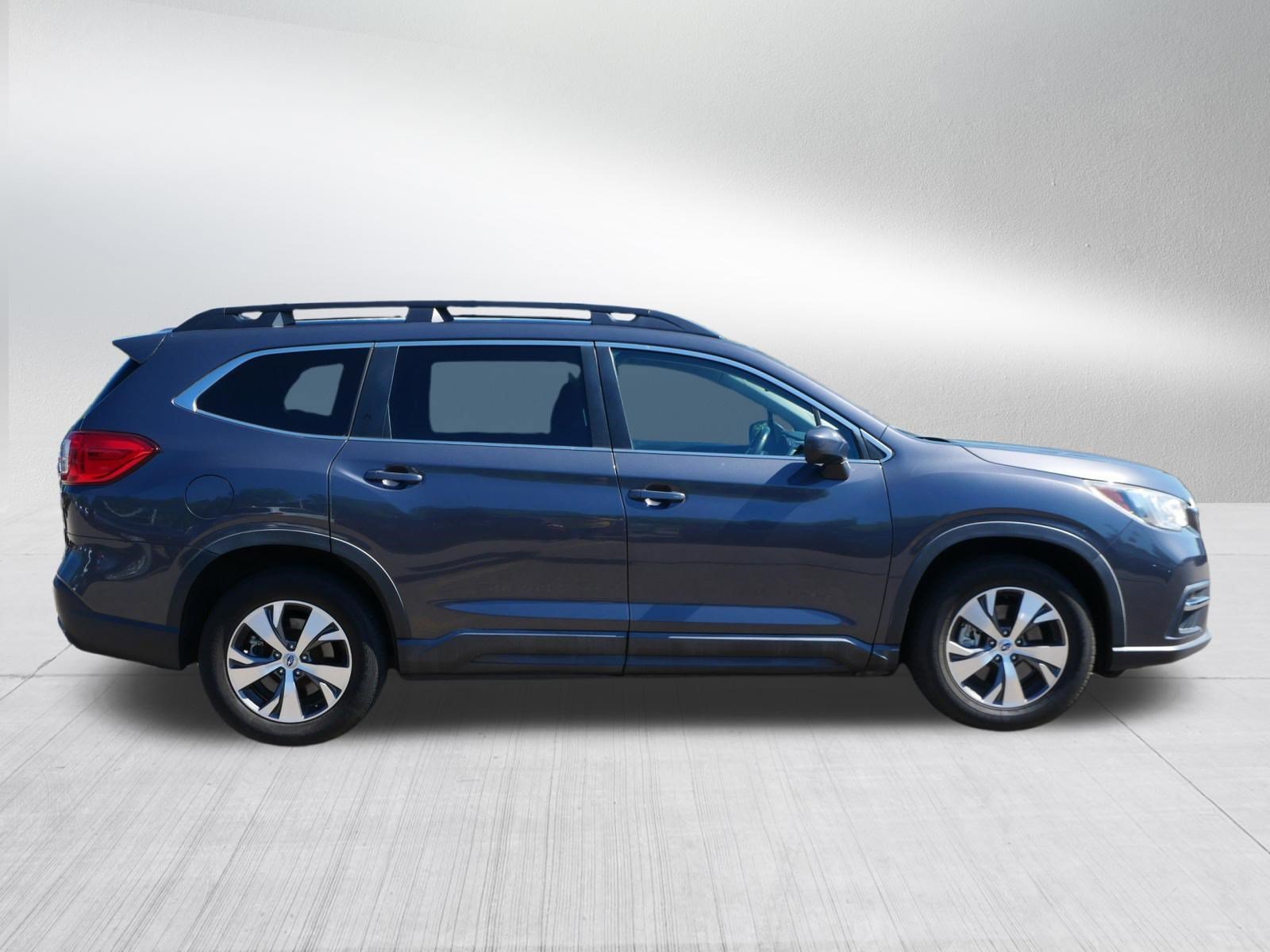 Used 2020 Magnetite Gray Metallic Subaru Premium image 8