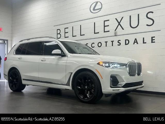 Used 2021 White BMW xDrive40i image 1