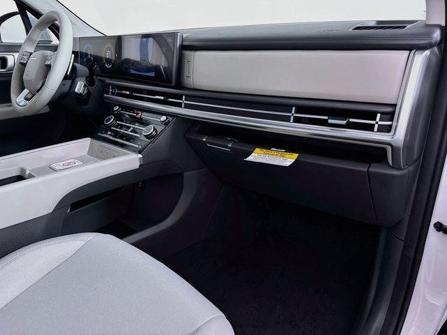 New 2027 White Hyundai SE FWD image 43