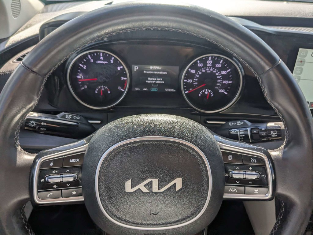 Used 2024 White Kia EX image 35