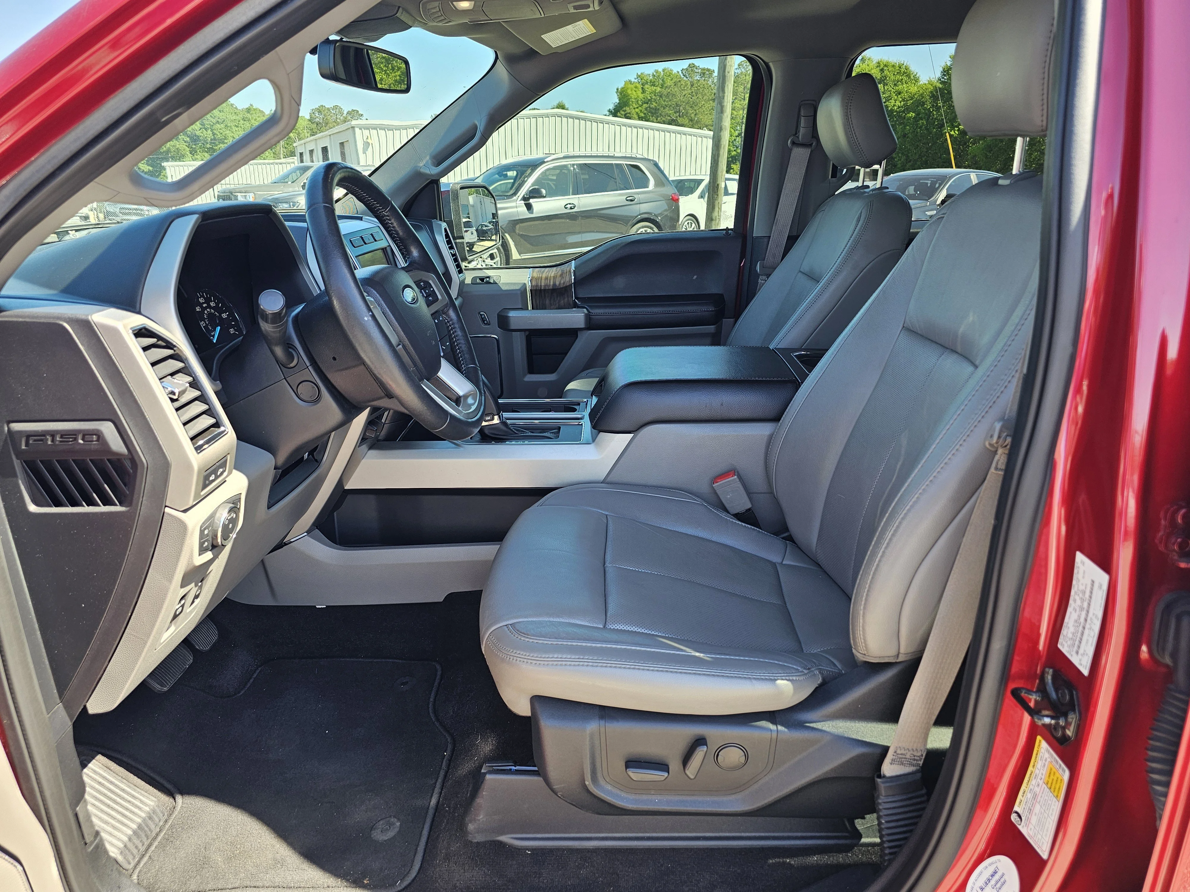 2020 Ford F-150 Lariat - Photo 17
