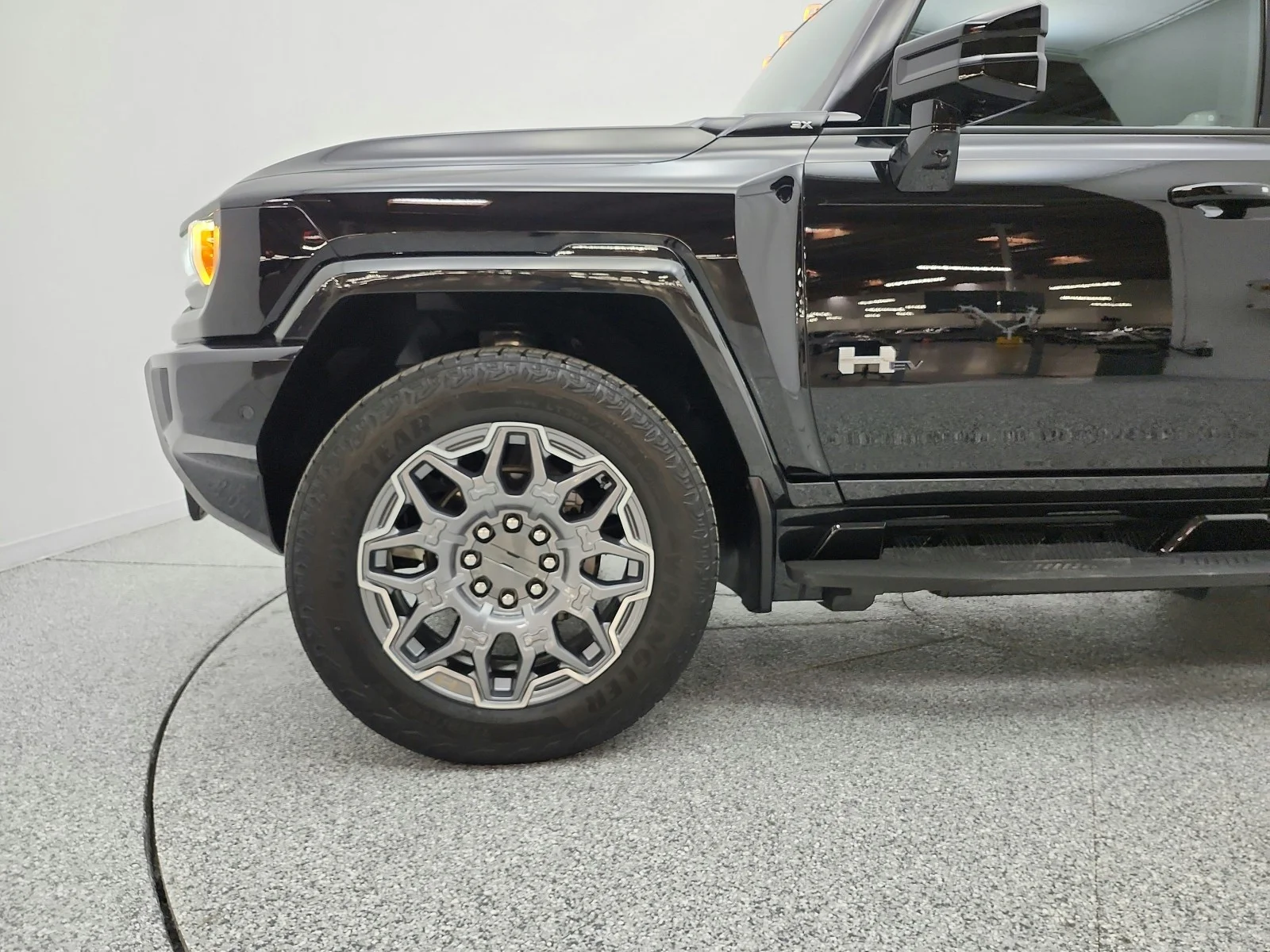 Used 2025 Void Black GMC e4WD Crew Cab 3X image 21