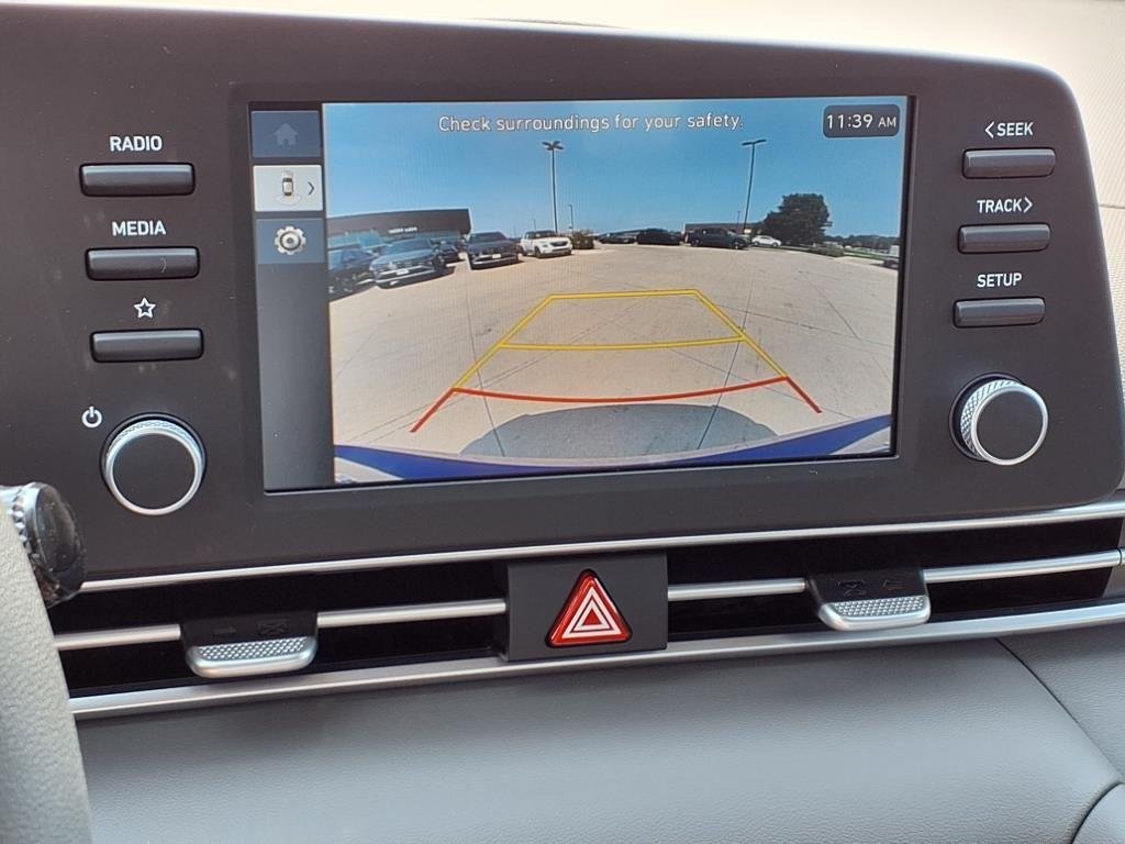 2025 Hyundai Elantra SE - Photo 14