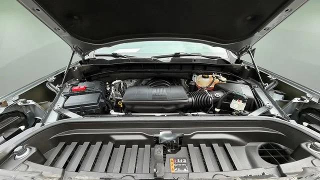 Used 2023 Sterling Metallic GMC AT4X image 33